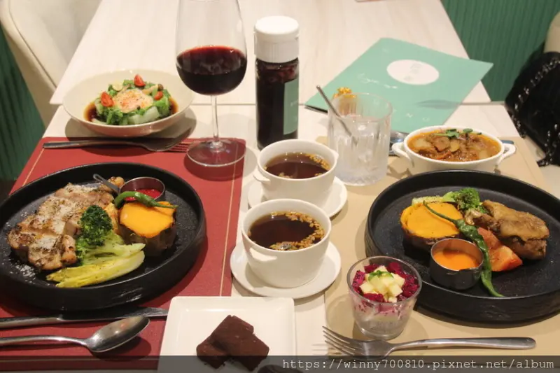 桃園市中壢區桃園中壢美食 寵物友善餐廳 眾多人氣部落客推薦！CP值超高！拾青春Legumes 地中海料理 推薦法式油封鴨腿，