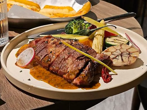 (胖樺食記)台北市大安區推薦餐酒館「The other Eatery」/永康街東門捷運站推薦咖啡廳酒吧/燉飯排餐義大利麵/中午就可以小酌