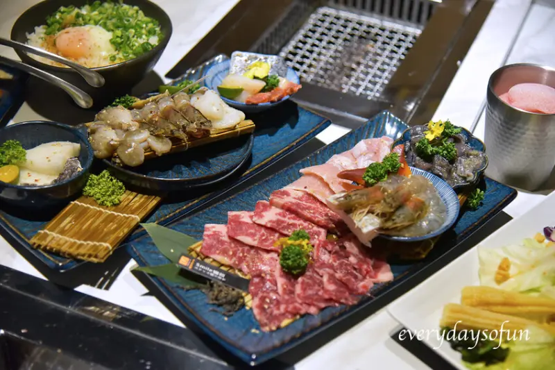 嘉義吃什麼∥燒肉smile∣想吃隨時出發，一個人也能開吃的美味燒肉，沙拉飲料無限，嘉義個人燒肉，嘉義秀泰餐廳