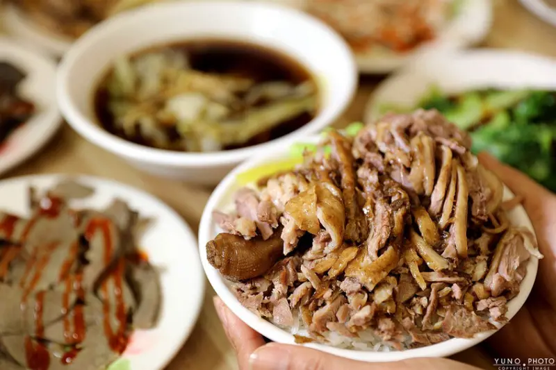 台中市龍井區鐘予原味當歸鴨｜爆量去骨鴨肉飯蓋好蓋滿 清甜當歸湯頭免費喝到飽 台灣當歸鴨第一品牌。菜單價位(台中龍井