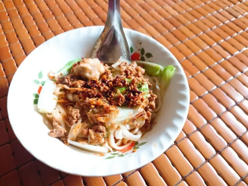 屏東縣內埔鄉[分享]屏東內埔東勢村美食-伯公廟麵店