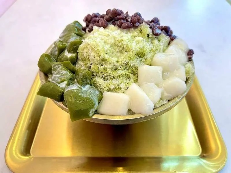 【食記】基隆市-仁愛區║港邊納涼➽粉色裝潢的網美店