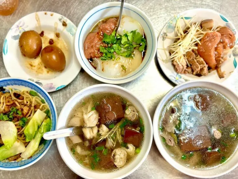 台中市北區康家小吃(堂肉圓)-不只賣肉圓，一大早還能買便當