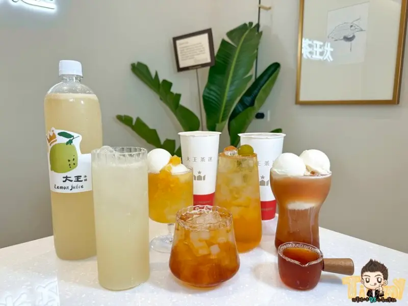 新竹飲料推薦。大王茶迷插旗新竹！終於有一家不一樣的手搖飲，全球獨創大王烏龍檸檬冰沙超級好喝！歐盟認證台灣烏龍茶連無糖都茶香四溢順口不澀，太喜歡了💕--跟著踢小米吃喝玩樂趣