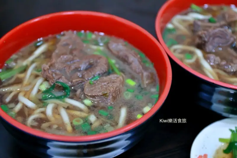 彰化縣彰化市彰化老呂牛肉麵︱彰化市美食民族路牛肉麵，牛肉給得大方特製麵條好Q彈！彰化火車站周邊美食
