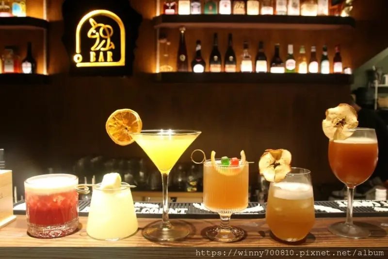 台北市士林區士林夜市巷子裡隱藏版酒吧~調酒師們最愛的酒吧【Dobar士林店】