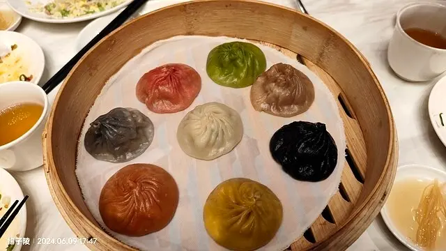 2024樂天皇朝 新莊宏匯店，超炫八色皇朝小籠包｜宏匯廣場。