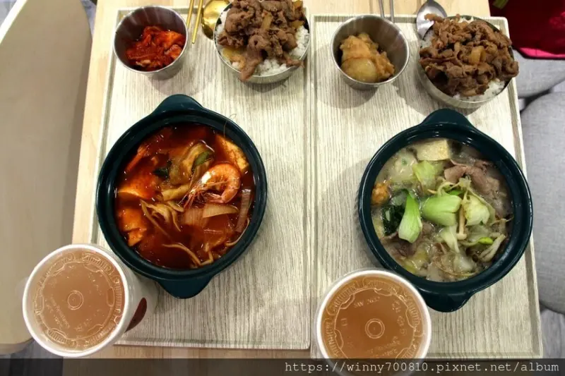 新北市汐止區新北/汐止【狸太苑】為漢博格連鎖餐飲集團  底下的餐廳， 狸太苑x漢堡門徒，為同一品牌，提供平價，多樣化