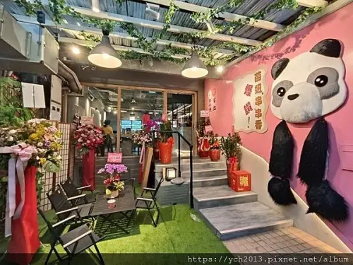 大安區苗族鍋物推薦／苗妞串串香麻辣鍋市民店．用料實在，整顆辣椒與香料原粒炒製鮮香湯頭