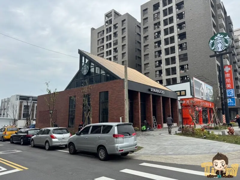 湖口人等很久了！星巴克即將開幕！開幕優惠看這裡！消費滿額贈星巴克摺疊餐墊.托特包！ --跟著踢小米吃喝玩樂趣