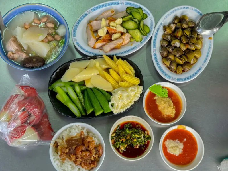 高雄市新興區高雄美食 – 紅燈籠黑白切 x 無菜單黑白切 | 食材新鮮價格優惠