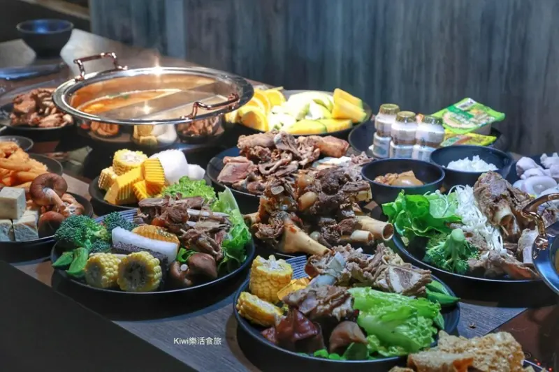 一人599吃到飽完全走精緻路線！網評五顆星，7種羊肉部位、獨創6種特色湯頭～精緻自助吧甜品.飲品任你夾～