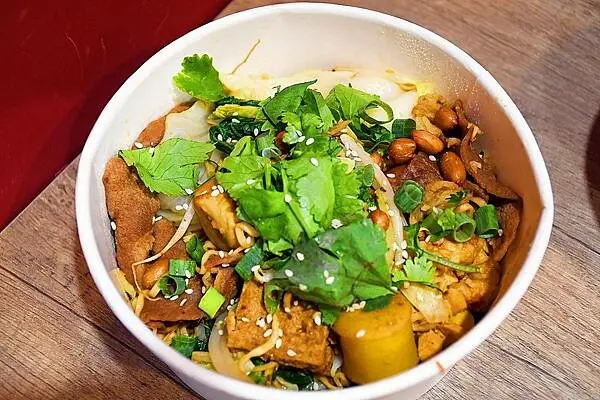 高雄市三民區鄉親啊～新店到，好康到【天府將麻辣乾鍋-建工店】讓麻辣乾鍋外帶還是好美味，麻辣綜合讓經典麻辣風味一次