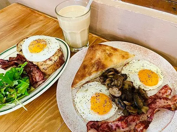 花蓮縣花蓮市||吃。花蓮|| 傷心男孩俱樂部 好吃早午餐巴西莓果碗