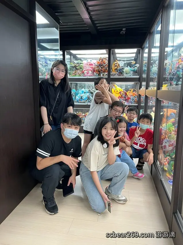 彰化縣和美鎮【彰化和美】「小蔡的ALL BLUE-公仔主題餐廳_海賊與公仔迷必朝聖！收藏上千隻公仔的特色貨櫃主題餐廳」