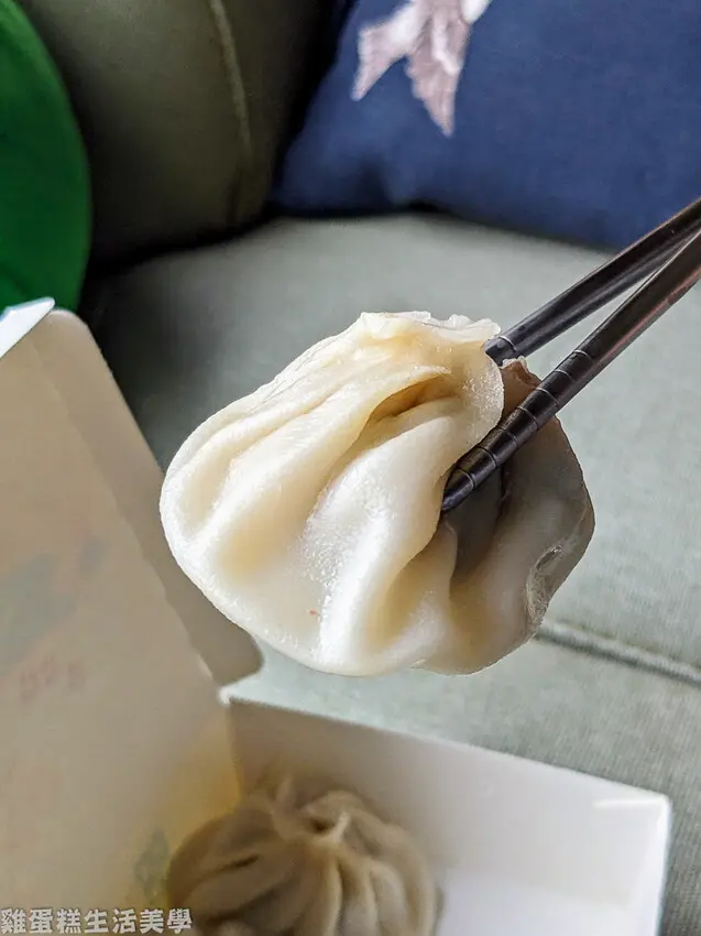 新竹縣竹東鎮【新竹食記】皇膳湯包(二重店) - 超夯的排隊熱門湯包，咬一口就被滿滿的湯汁驚艷