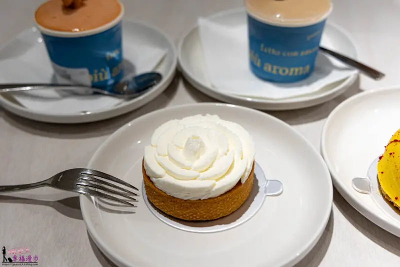 台北市中山區8%ice CAFÉ |中山區台北市–優雅的用餐空間還有現場音樂演奏，甜點和義大利手工冰淇淋都很精緻