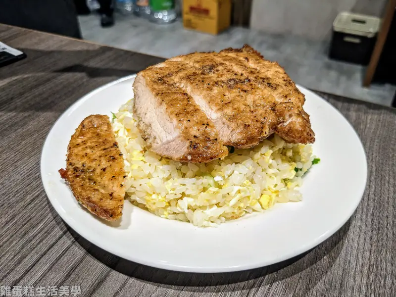 【新竹食記】豐華小吃 - 剛開幕就排了滿滿用餐人潮，寧式排骨飯推薦必點
