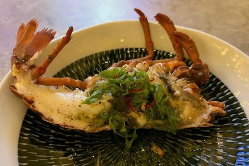 桃園市桃園區【桃園日式無菜單料理】宗初食堂 日式無菜單料理 桃園分店 1380元的套餐可以吃到活體龍蝦，這CP值也太高了