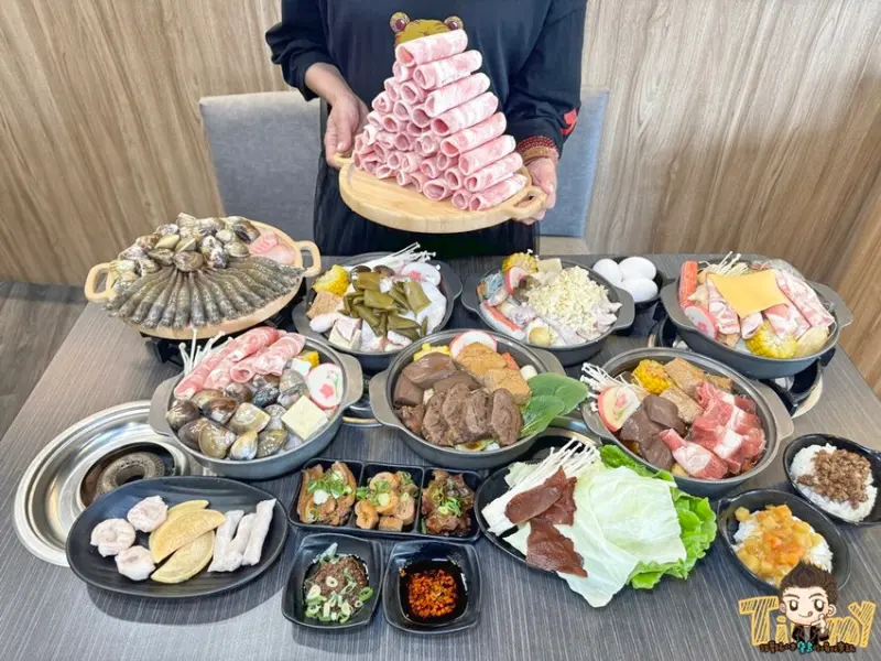 新竹縣新豐鄉台南超人氣平價小火鍋插旗新豐！ 首推厚切牛腱+手作麻辣湯頭！超霸氣36片肉盤只要199元！ 內用咖哩飯.滷肉飯.飲品.霜淇淋吃到飽--跟著踢小米吃喝玩樂趣