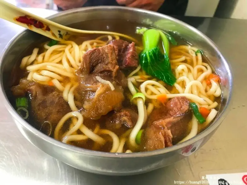桃園市大溪區【桃園大溪區】大溪牛肉麵推薦『慈湖李媽媽牛肉麵』✖慈湖美食推薦 ✖清燉湯頭喝起來格外清爽~