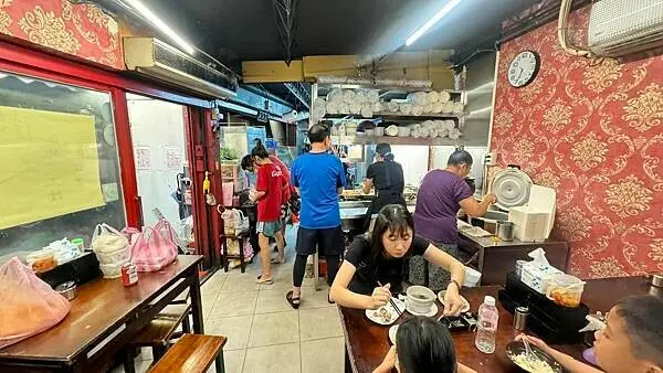 淡水美食⎜竹圍美食⎜CP值超高的美味便當【新北市淡水區】黑金大飯店