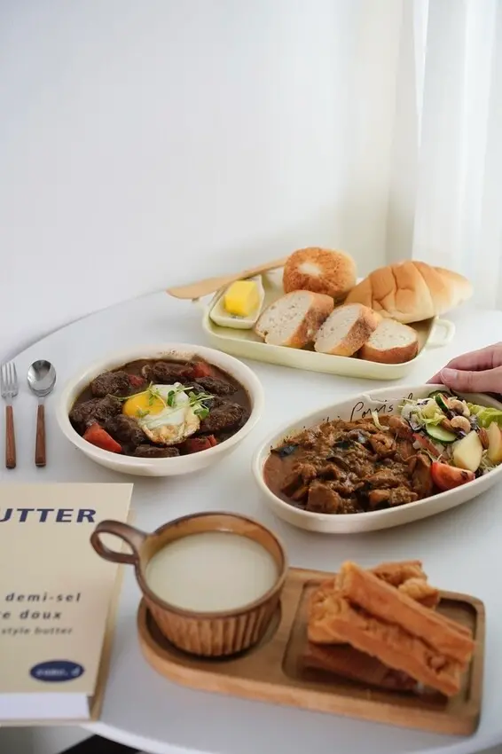 THNG湯的家 - 私廚等級料理包開箱！入味鮮嫩紅酒燉牛肉、香辣紅咖哩雞，還有必買香濃杏仁茶！宅配美食推薦