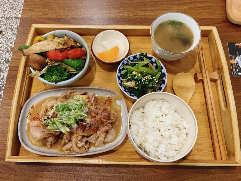 【台中 日式料理】Hakumai米粟 日式定食專賣，葷素都好吃的日式食堂