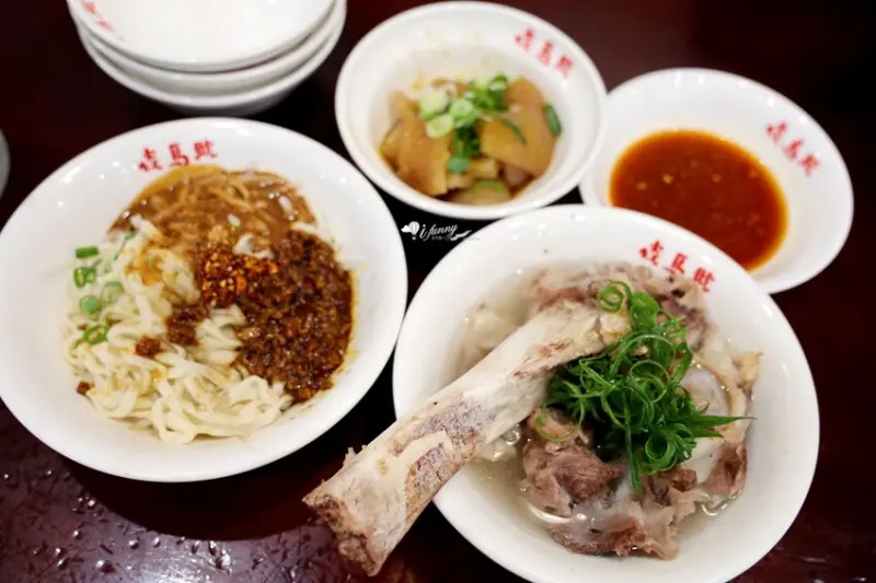 新北市三峽區三峽排隊人氣美食 | 焱馬號新店名 喙蘴號三峽老虎麵 必點限量頂級肉