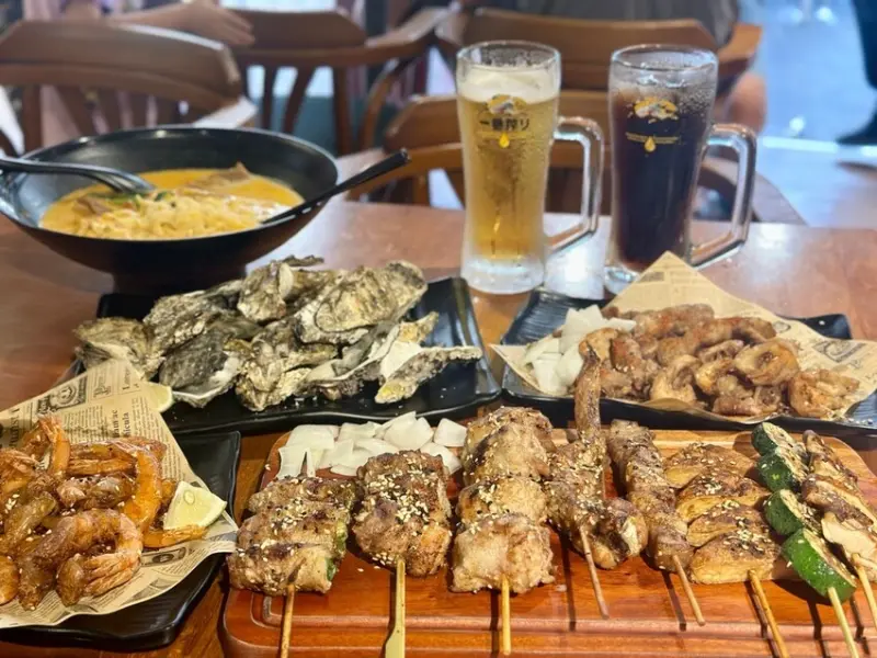 【台北士林美食】士林串燒：想吃什麼自已夾美味平價燒烤、生蠔還有獨家私房菜推薦就在士林夜市︱捷運劍潭站交通、菜單、評價