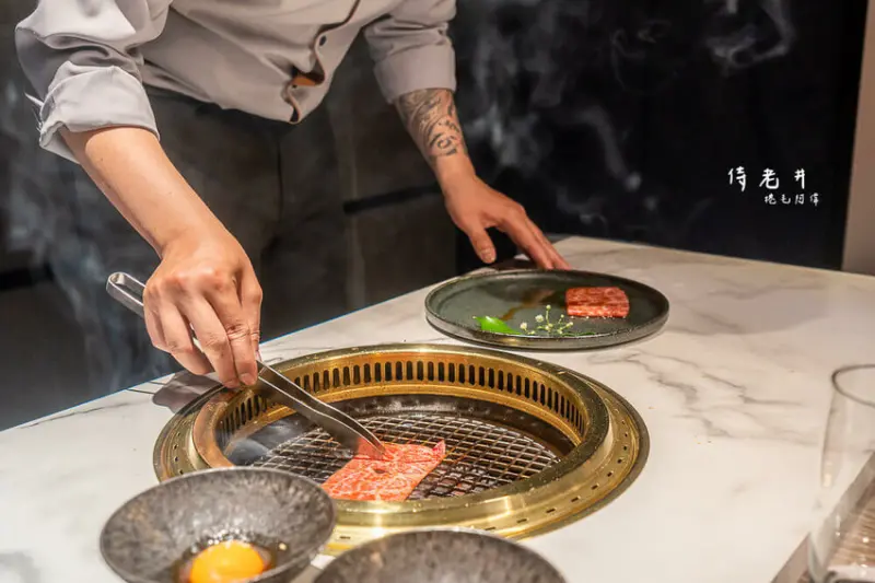 台中市西屯區侍老井 | 台中套餐式個人燒肉天花板！全程代烤服務，烤功太完美根本大廚來著～
