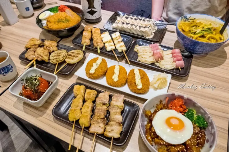 【台中豐原】串串-串燒·食事·居酒｜老字號居酒屋串燒。平價屋台料理，職人串燒、咖哩飯、烏龍麵、丼飯好吃！ - 貪吃猴的幻想