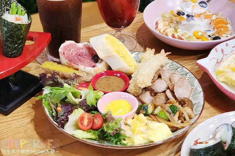 結合日式串燒的早午餐盤也太特別！餐點走大份量滿滿飽足感，三家指定學校的教職師生用餐還可直接打8折！