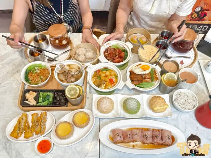 新竹縣竹北市新竹單身一人也可以吃得到豐盛港味套餐！ 吃得到煲仔菜靚湯涼茶經典港式風味！ 香港第一代茶餐廳的翹楚！ 港式蛋撻配絲襪奶茶是一絕！ (煲仔菜靚湯菜單營業時間地址電話) - 跟著踢小米吃喝玩樂