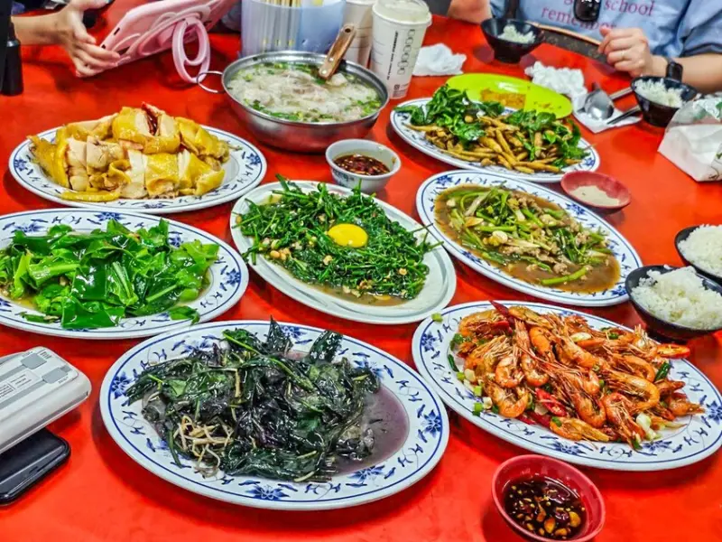 新北市金山區阿月野菜快炒｜開了百年平價大份量熱炒！傳承三代山產海鮮快炒老店