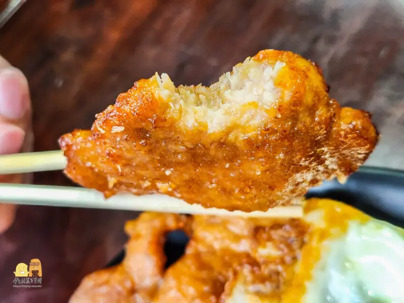 ▲超人氣澎湖燒肉飯排隊必吃：馬路益燒肉 /D&W黑白雙搭 提供、WalkerLand窩客島整理