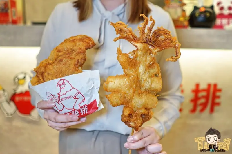 台中市豐原區台中嵐町雞排豐原店。比50塊還厚的脆皮雞排你們吃過了嗎？ 現炸厚切脆皮雞排&巨無霸深海魷魚多汁又美味！ (菜單營業時間地址電話) - 跟著踢小米吃喝玩樂趣