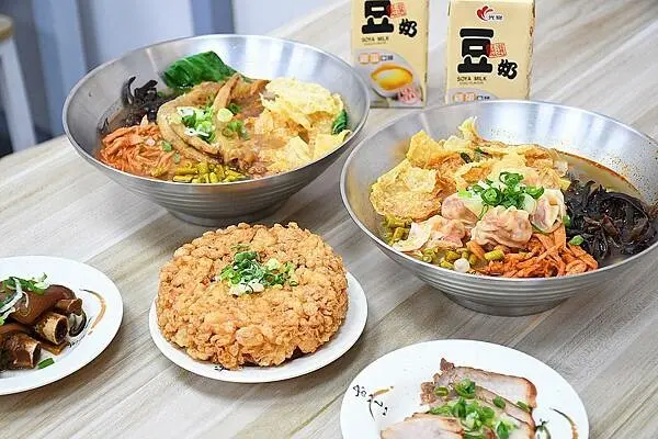 高雄市三民區一天只賣四小時的好滋味，每日限量的炸蛋吃不到會搥心肝【饗螺螺螄粉－三民建興店】超美味的螺螄粉，好康多