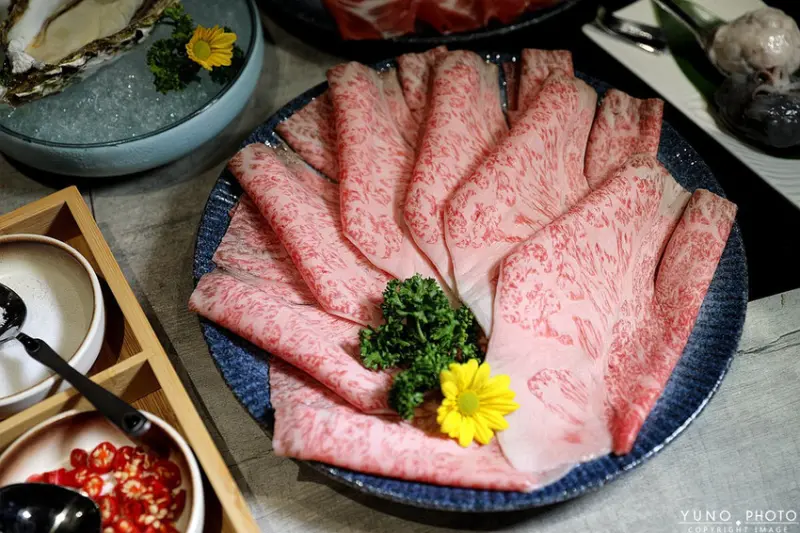 桃園市蘆竹區私人招待所等級！隱藏版頂級活體海鮮鍋物 明星藝人最愛｜大明星頂流涮涮鍋(桃園南崁火鍋)