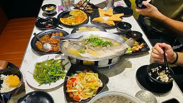 宜蘭平價泰式餐廳【皇品泰式料理】在地人推薦泰式料理/平日商業午餐/宜蘭CP值高泰式餐廳/宜蘭縣政府/宜蘭後花園秘境