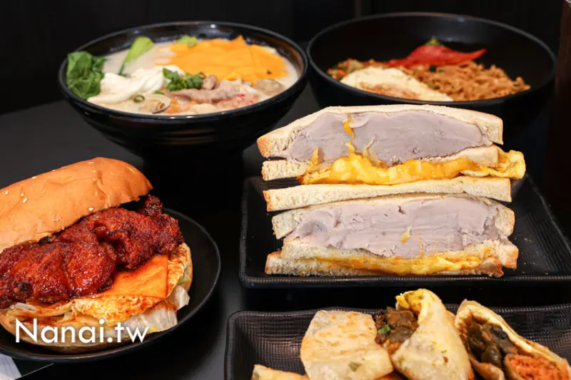 新店！福安宮前的宵夜美食，必點芋泥三明治，芋泥餡多到快炸開。還有炒泡麵、鍋燒意麵的麵量也很阿莎力～溪湖點藝點