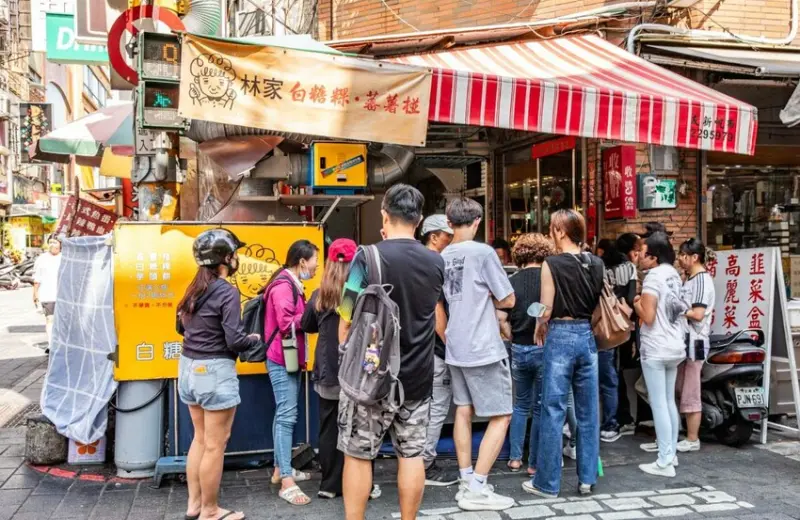 台南市中西區台南林家茂子白糖粿｜大排長龍古早味散步點心，六十年歷史白糖粿老攤