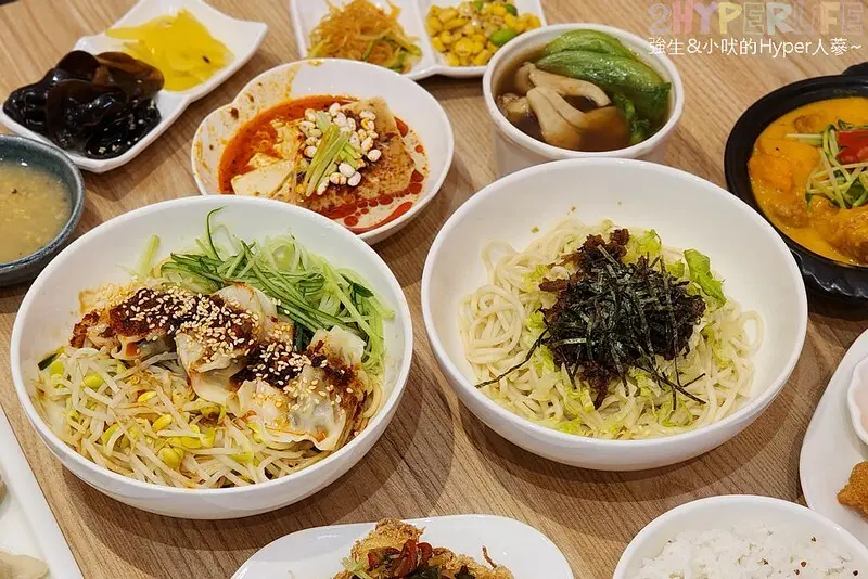 豐原火車站徒步美食，點套餐享有小米粥飲料小菜吃到飽，蔬食手路菜精緻又好吃！