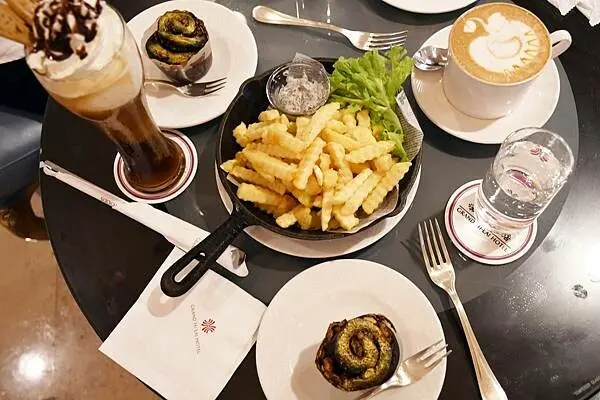 來一杯咖啡配上piano～在漢來大飯店的大廳享受屬於悠閒時光吧！【漢來美食－大廳酒廊】下載來美食，好康多