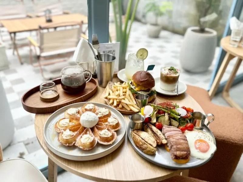 【東區早午餐】新開幕！日系品牌YOUMECA夢珈忠孝旗艦店：日式專業手沖咖啡、下午茶、寵物友善︱交通、菜單、評價