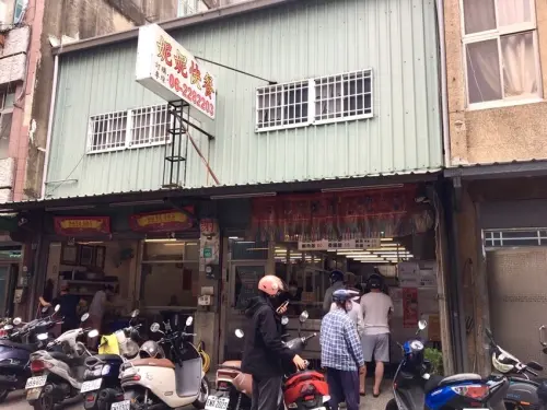 台南市中西區妮妮快餐:台南正興街超人氣鐵皮屋便當店|台南中西區便當店推薦