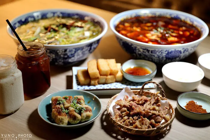 台中市南屯區麻辣控必衝！激推肥腸魚 肥腸香糯入味 魚肉細緻嫩滑 一試成主顧｜老漁家(台中南屯酸菜魚/重慶烤魚推薦)