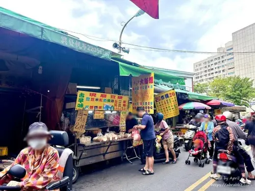 台中市北區東興市場內的古早味大飯糰，沒有google地標，但人潮超多