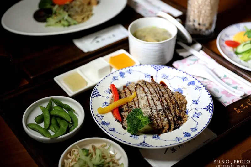 南投縣埔里鎮IG夯爆！超好拍立體車站彩繪牆、塗鴉休憩區 蔬食套餐、下午茶｜無所從來蔬食文創館（埔里必吃蔬食餐廳）