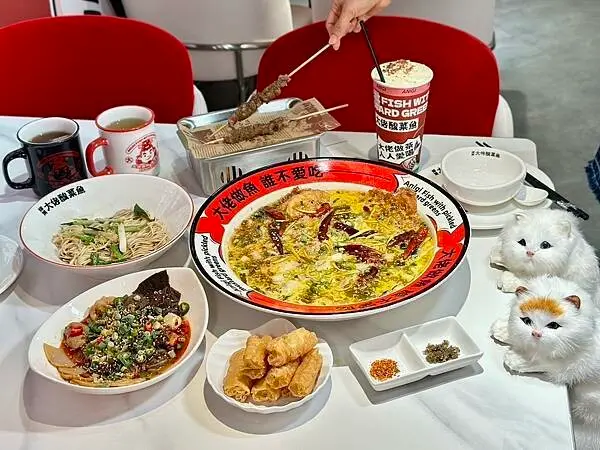 台北市松山區[松山區美食] 輝葉大佬酸菜魚慶城店 首創奶香酸菜魚溫和酸爽香辣 #南京復興站美食 慶城街1號 @蛋寶趴趴go